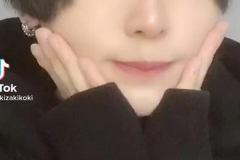 被打哭的小姐姐抖音版,被打哭的小姐姐引发网友热议